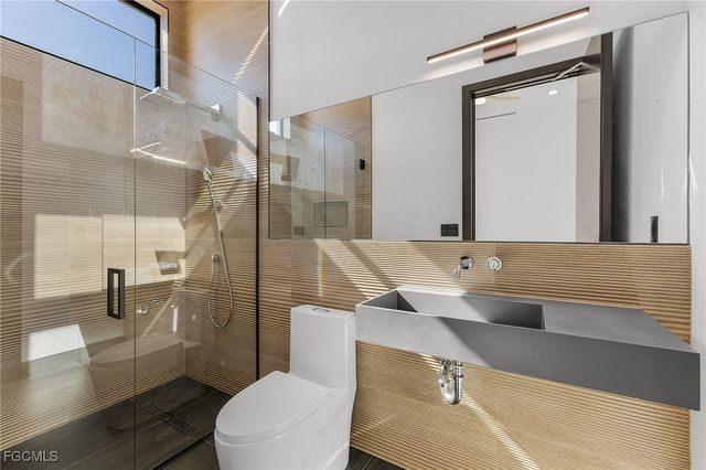 3311 SW 11th CT, Cape Coral, FL 33914