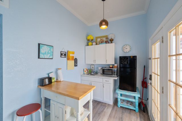 8 E Main St, Decaturville, TN 38329