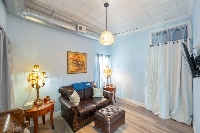 8 E Main St, Decaturville, TN 38329