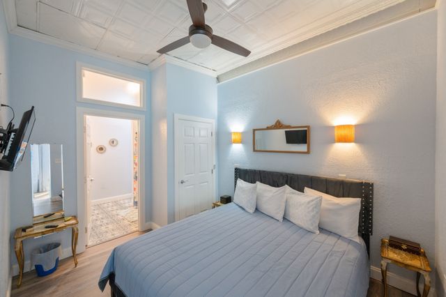 8 E Main St, Decaturville, TN 38329