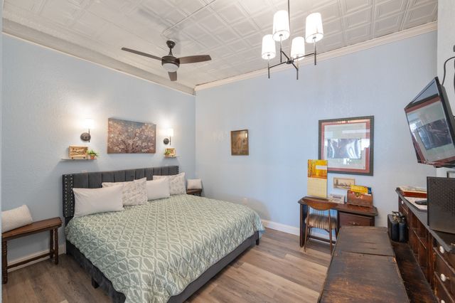 8 E Main St, Decaturville, TN 38329