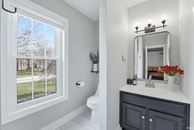 1920 Inverness Lakes Crossing, Fort Wayne, IN 46804