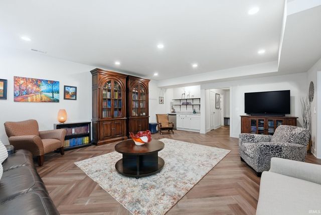 1920 Inverness Lakes Crossing, Fort Wayne, IN 46804