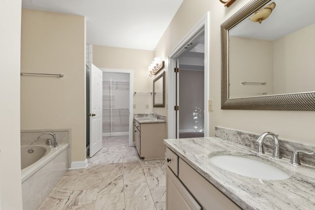 1907 Chartwell Ct, Murfreesboro, TN 37130