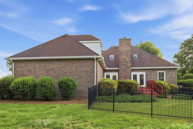 1907 Chartwell Ct, Murfreesboro, TN 37130