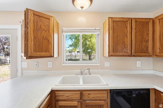 508 W 2700 S, Syracuse, UT 84075