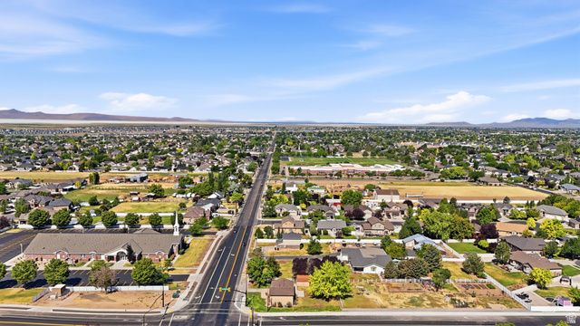 508 W 2700 S, Syracuse, UT 84075