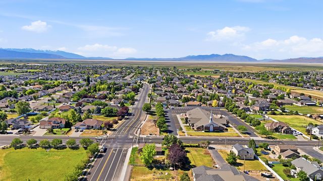 508 W 2700 S, Syracuse, UT 84075