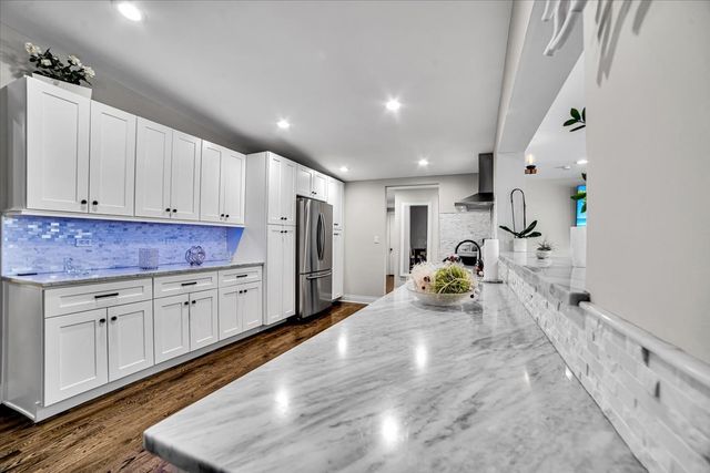 5165 N Canfield Avenue, Norridge, IL 60706