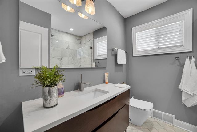 5165 N Canfield Avenue, Norridge, IL 60706