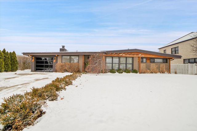 5165 N Canfield Avenue, Norridge, IL 60706