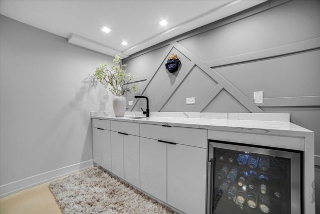 5165 N Canfield Avenue, Norridge, IL 60706