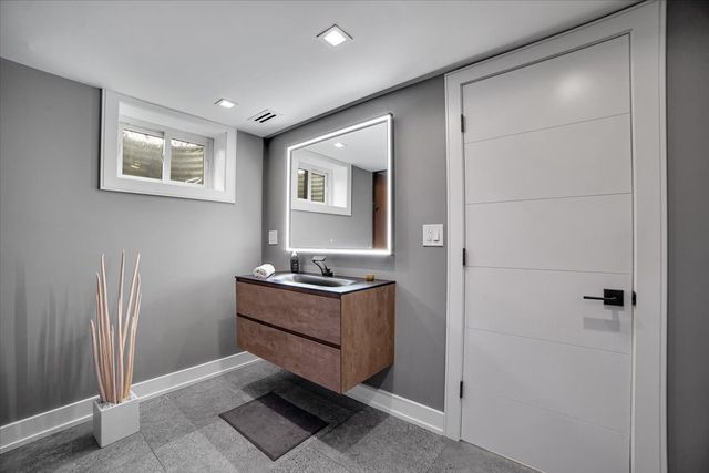 5165 N Canfield Avenue, Norridge, IL 60706