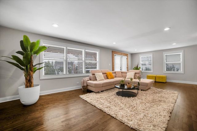 5165 N Canfield Avenue, Norridge, IL 60706