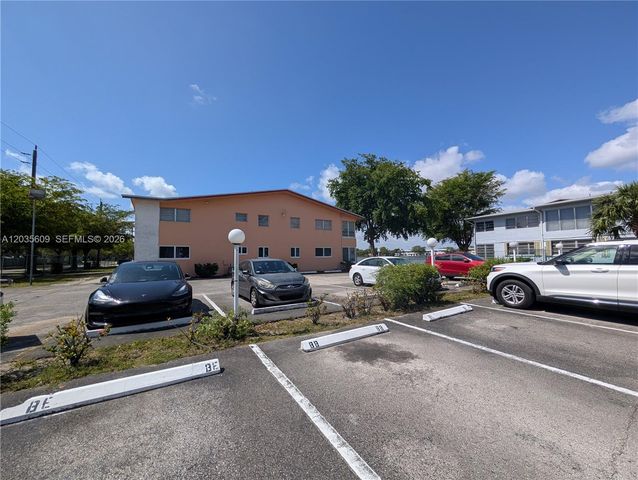 19080 NE 3rd Ct 311, Miami, FL 33179