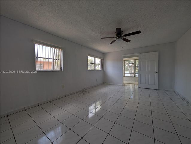 19080 NE 3rd Ct 311, Miami, FL 33179