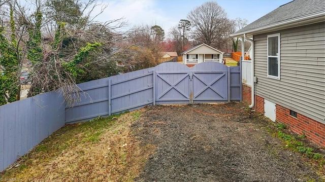 1429 Old Hickory Drive, Greensboro, NC 27405