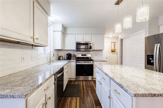 65 Barclay Court, Greece, NY 14612