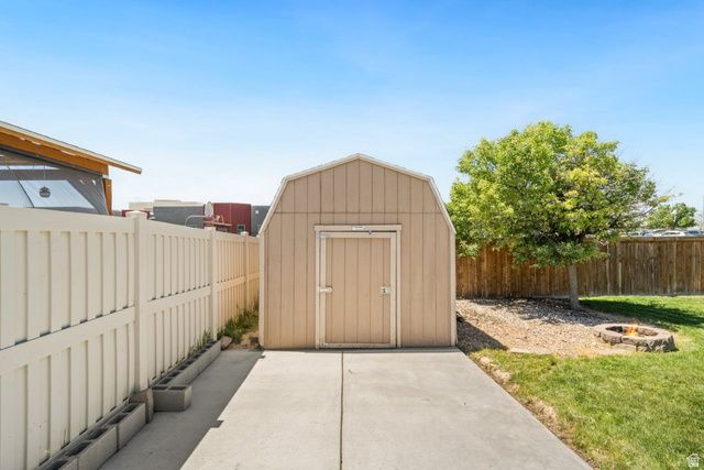 5609 S 4525 W, Hooper, UT 84315