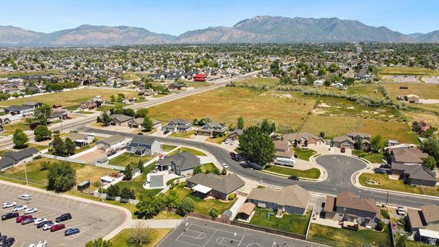 5609 S 4525 W, Hooper, UT 84315