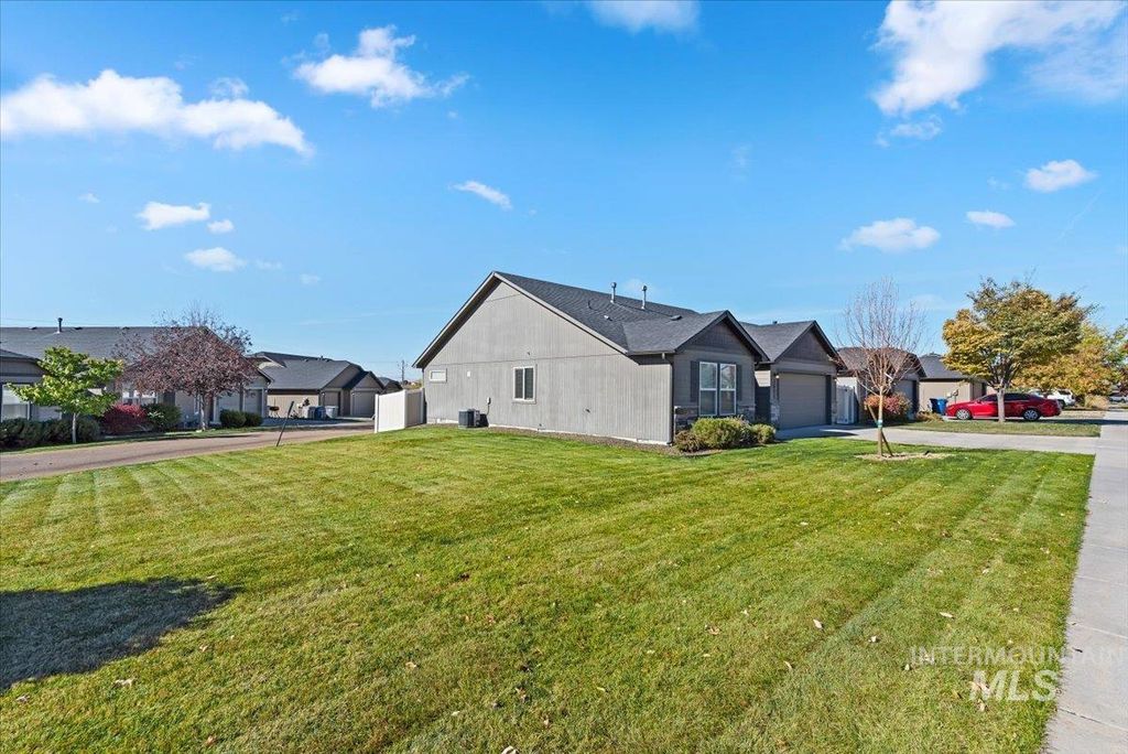 3805 S Windy Ridge Dr, Nampa, ID 83686 photo 5