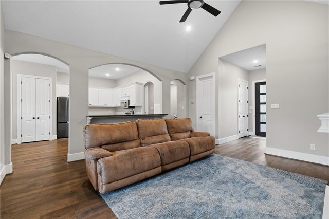 1002 Four Fountains Street, New Caney, TX 77357
