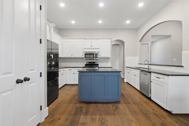 1002 Four Fountains Street, New Caney, TX 77357