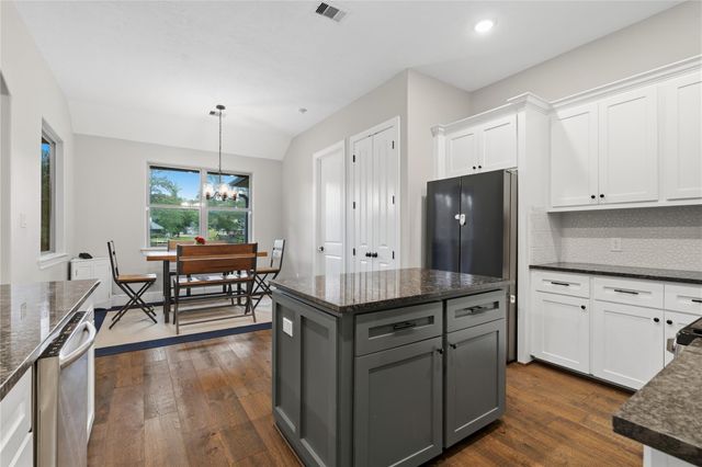 1002 Four Fountains Street, New Caney, TX 77357
