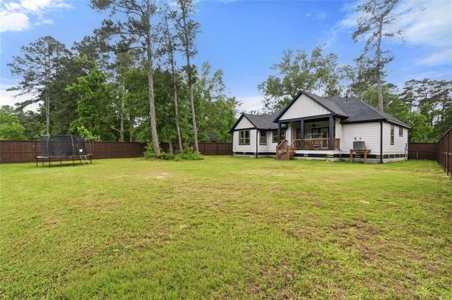 1002 Four Fountains Street, New Caney, TX 77357