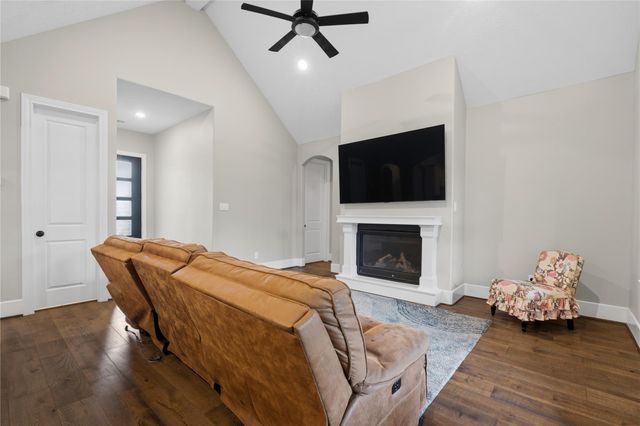 1002 Four Fountains Street, New Caney, TX 77357