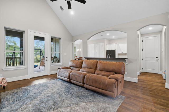 1002 Four Fountains Street, New Caney, TX 77357