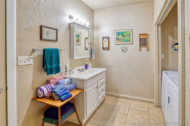 239 Five Tribes Drive, Canadian, OK 74425
