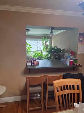 7925 S Richmond Street, Chicago, IL 60652