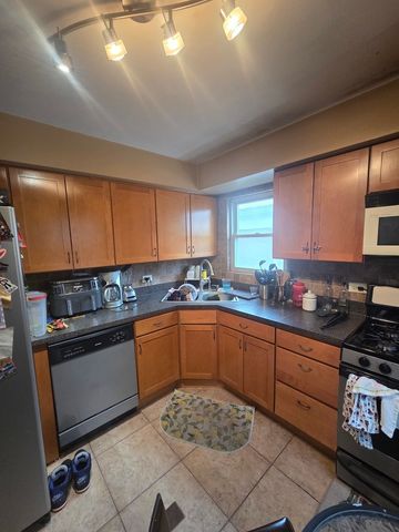 7925 S Richmond Street, Chicago, IL 60652