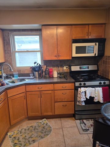 7925 S Richmond Street, Chicago, IL 60652