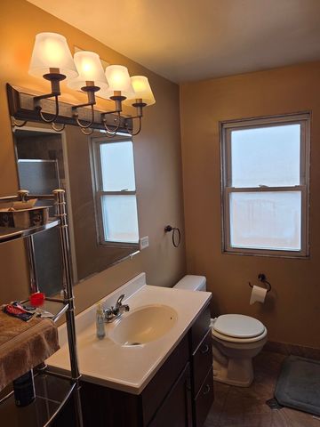 7925 S Richmond Street, Chicago, IL 60652