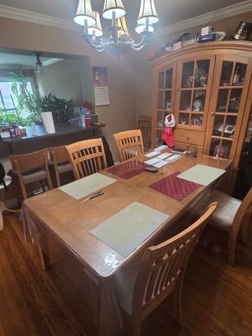 7925 S Richmond Street, Chicago, IL 60652