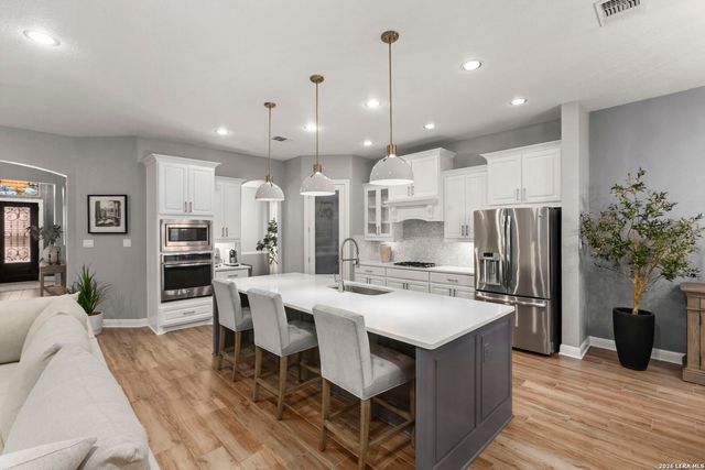 8113 HYACINTH TRCE, Boerne, TX 78015
