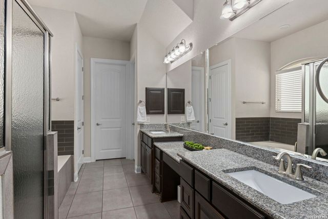 8113 HYACINTH TRCE, Boerne, TX 78015