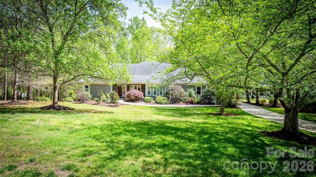 15610 Deerhaven Court, Davidson, NC 28036