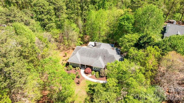15610 Deerhaven Court, Davidson, NC 28036