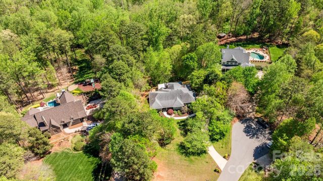 15610 Deerhaven Court, Davidson, NC 28036