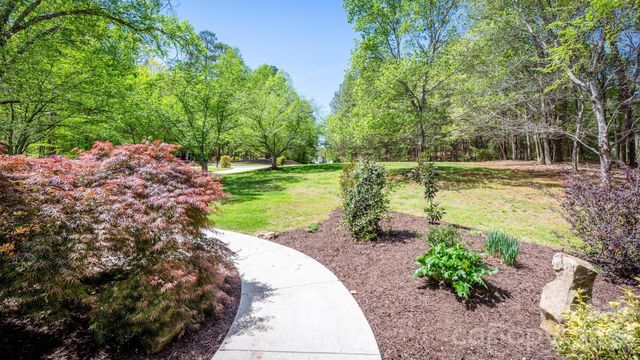 15610 Deerhaven Court, Davidson, NC 28036