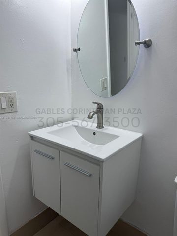 22 Salamanca Ave 501, Coral Gables, FL 33134