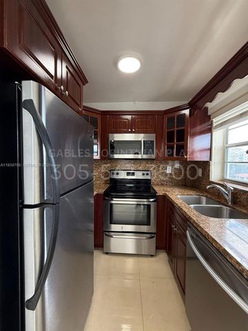 22 Salamanca Ave 501, Coral Gables, FL 33134