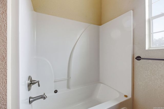 414 Harl St, Pleasanton, TX 78064