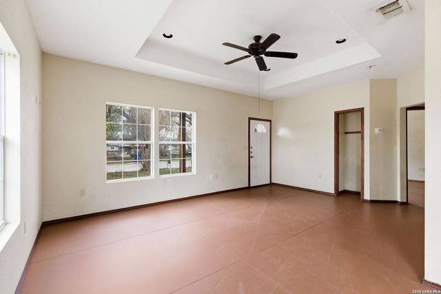 414 Harl St, Pleasanton, TX 78064