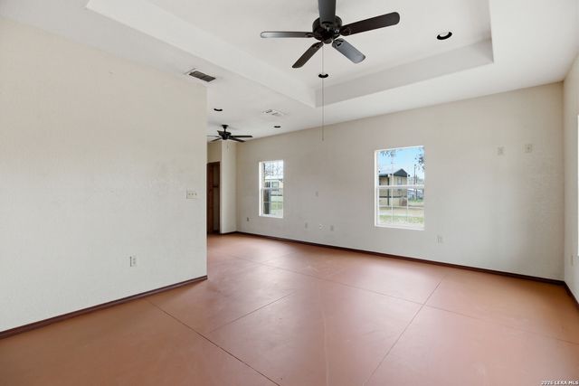 414 Harl St, Pleasanton, TX 78064