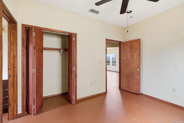 414 Harl St, Pleasanton, TX 78064