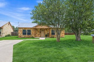 414 Harl St, Pleasanton, TX 78064